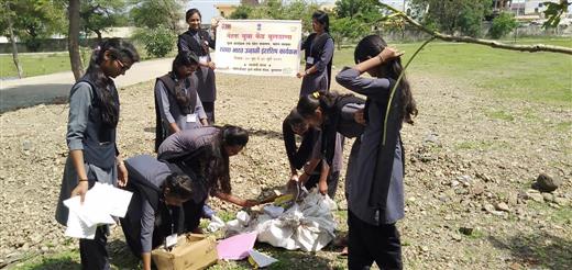 MYBharatHQ's tweet photo. Youth Volunteers of Nehru Yuva Kendra #NYKS Buldhana, Maharashtra organized cleaning of streets and public places as part of Swachh Bharat Summer Internship (#SBSI2019). 

 #swachhsummer #SwachhBharat #Youth #YuvaBharat #MoYAS #MoDWS https://t.co/tzGKhchNNT