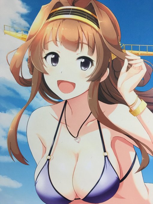 水着金剛タペストリーの実物届いたー!振り向くと笑顔の金剛がこっち見てるの、すごく癒される…初めて作ったけど、ブランケットとはまた違った存在感があっていいな～。詳細はまた後ほどアナウンスします! 