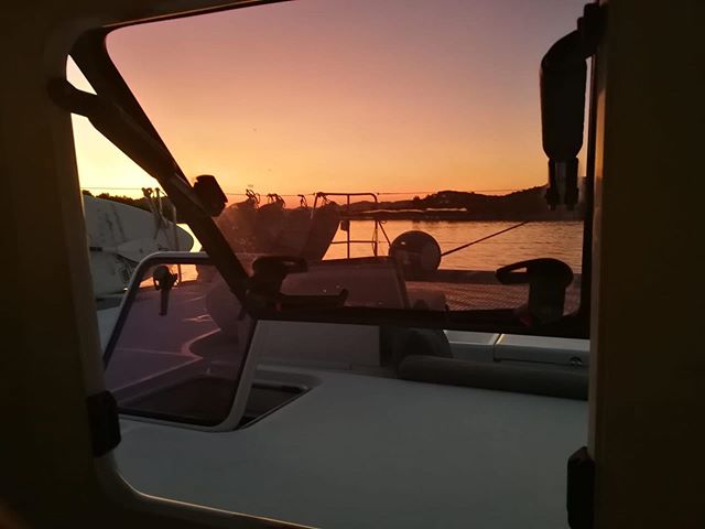 Happy Place #kornati #kornatiislands #kornatinationalpark #sunset #yachtlife #lastminute #lagoon629twin #lagoon620 #lagoon560 #lagoon560arcticqueen #amazingnature #sailingincroatia #holidayvibes #islandvibes #oceanview #staywithocean #oceansailinghouse