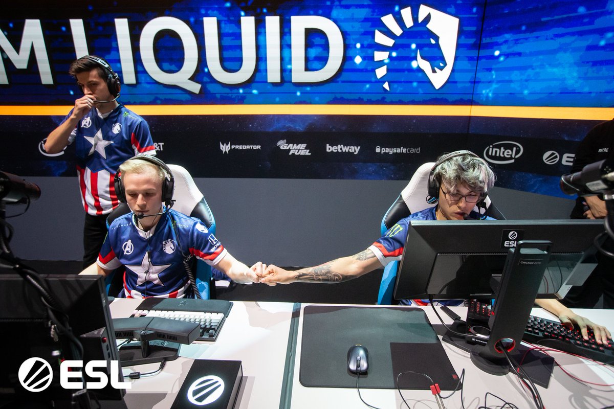ESLCS's tweet photo. 🏈 The Top 5 rated American/Canadian players of 2019 at Big Events:

🥇🇺🇸 @EliGE 1.22 &amp; 1.22 K/D
🥈🇨🇦 @Twistzz 1.18 &amp; 1.28 K/D
🥉🇨🇦 @NAFFLY 1.18 &amp; 1.15 K/D
🏅🇺🇸 @Brehze 1.16 &amp; 1.15 K/D
🏅🇧🇷 @coldzera 1.13 &amp; 1.15 K/D https://t.co/DcrLHfuQ0f