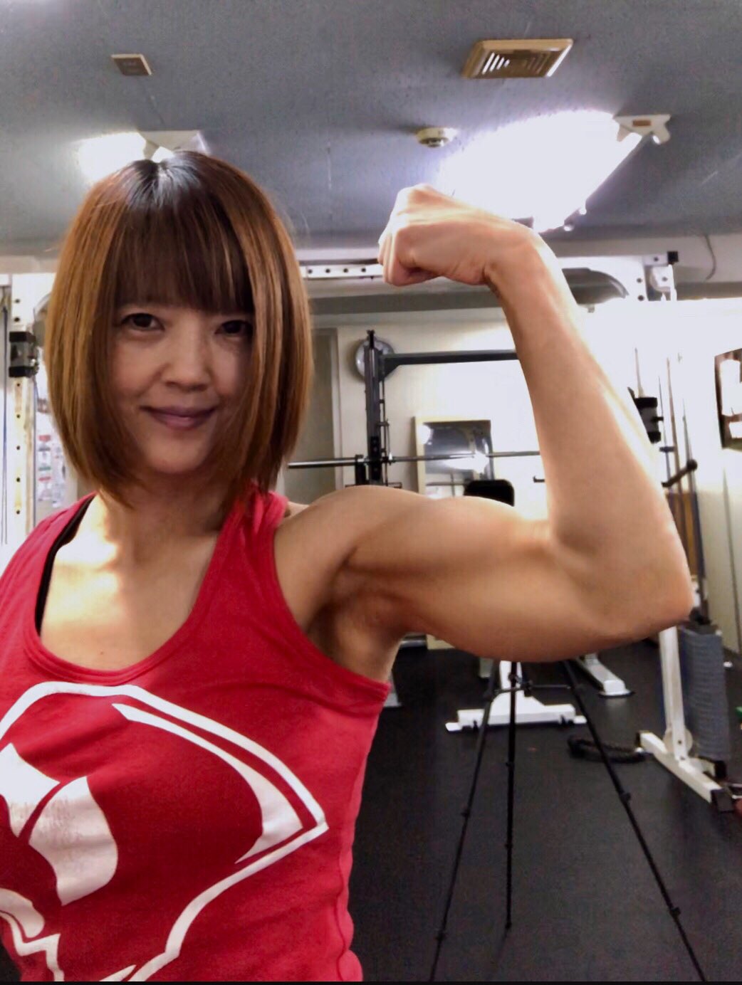 高橋 美和子 昨日の肩と三頭筋のトレーニングの筋肉痛が凄い中 二頭筋 肩や三頭筋が筋肉痛でも二頭筋とトレーニングには影響しません バーベルカール 30 インクラインダンベルカール 8 ハンマーカール 全て10reps 3sen 所要時間30