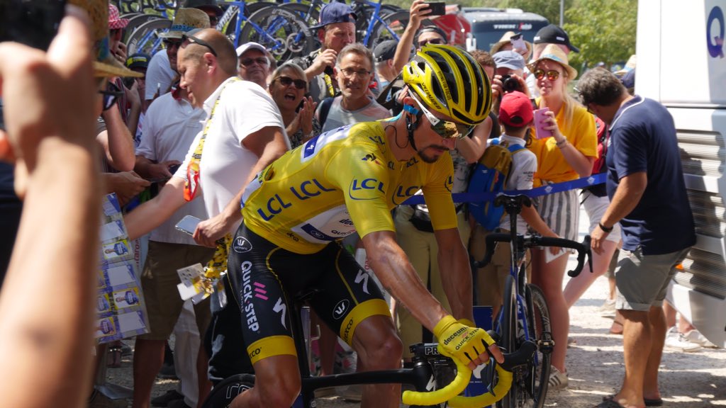 pontdugard's tweet photo. La sortie du maillot jaune @alafpolak1 ! Des autographes, des encouragements, et bientôt sur le #pontdugard pour le #TDFAuPont #TDF2019 #laboucleromaine https://t.co/Gg94T7s2xE
