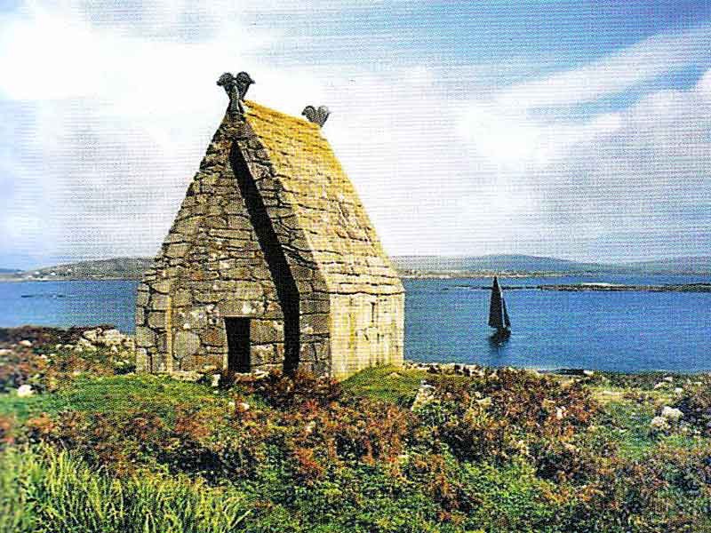 Macdara, "son of oak", originates from St Sinach Macdara (6th C) of St MacDara's Island, Co Galway. Several musicians: Aran Island singer MacDara Ó Conaola, clarinet soloist  @macdaraos, 1992 All-Ireland fiddle champion Mac Dara Ó Raghallaigh!   https://twitter.com/lorraineelizab6/status/1150993020856221697?s=20