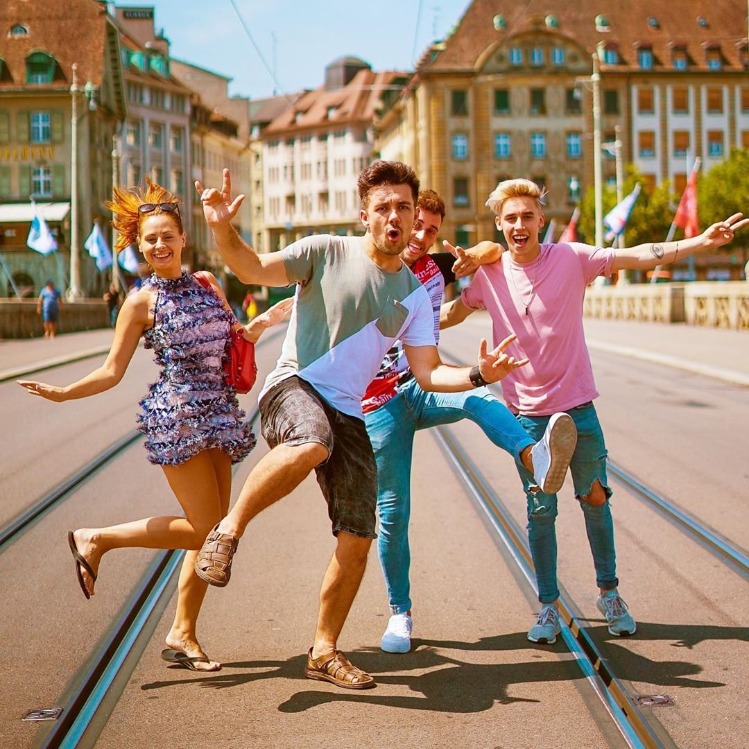 LetsMeetNowApp's tweet photo. There is nothing like exploring a new city with fellow expats. Make the most of your time aboard with our new app. Follow us as we anticipate launch. 🇨🇭🚀📷: @maraayamusic https://t.co/2T2EaeE2Sz