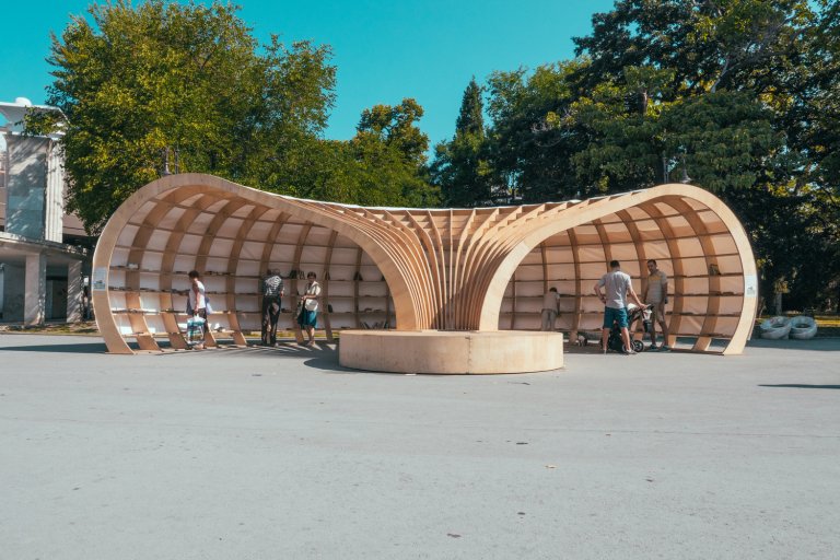 perogar_BIM's tweet image. El #diseño #paramétrico de una biblioteca de verano en una calle de #Varna, en #Bulgaria. Se llama #Rapana y está diseñada por Downtown Studio.

bit.ly/2JYe61S