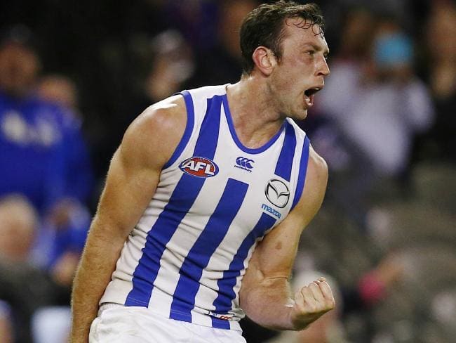 913sportfm's tweet image. Big #SportsDrive this arvo from 3PM! @westernbulldogs midfielder Patrick Lipinski and @NMFCOfficial veteran ruckman Todd Goldstein chat ahead of round 19 + @ClaremontTigers midfielder Ryan Lim, @PerthFC Brant Colledge and former Eagle and Magpie Chad Morrison &amp;amp; @HobleyDaniel!