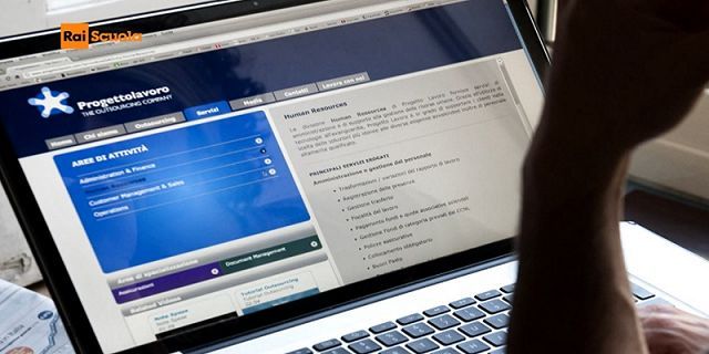 Il Web ci ha resi più ricchi in termini di conoscenza. A patto però, precisa la giornalista <a href="/_arianna/">@ariannaciccone.bsky.social</a> Ciccone, di navigare in modo consapevole nel mare dell' #informazione.
Digital World, piccoli post di sopravvivenza digitale. Con @matteobordone 
buff.ly/2NJeSFd