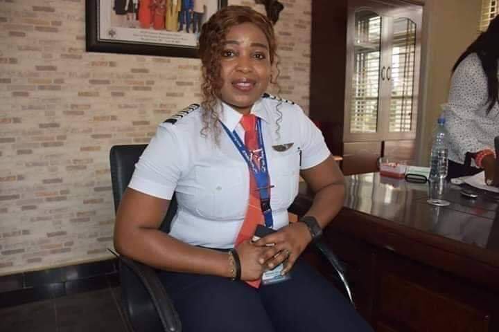 theoga_nelson's tweet photo. Meet Capt. Simisola the pilot who averted the near tragedy on Air Peace yesterday when her plane
Airpeace Boeing 737 landing gear collapses after dropping 30 ft and shortly before landing in Lagos.
A queen . I Stan https://t.co/8fZaELIjm4