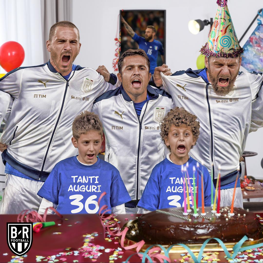 Singing Daniele De Rossi a happy birthday like...  