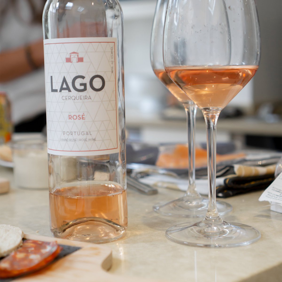 sippwine's tweet image. It's the perfect weather for a spot of Rosé. With temperatures set to soar to 35℃ ☀️ we reckon this weather pairs perfectly with the Lago Rosé from Portugal 🇵🇹 available in the sippBOX now! What do you think? #WineWednesday