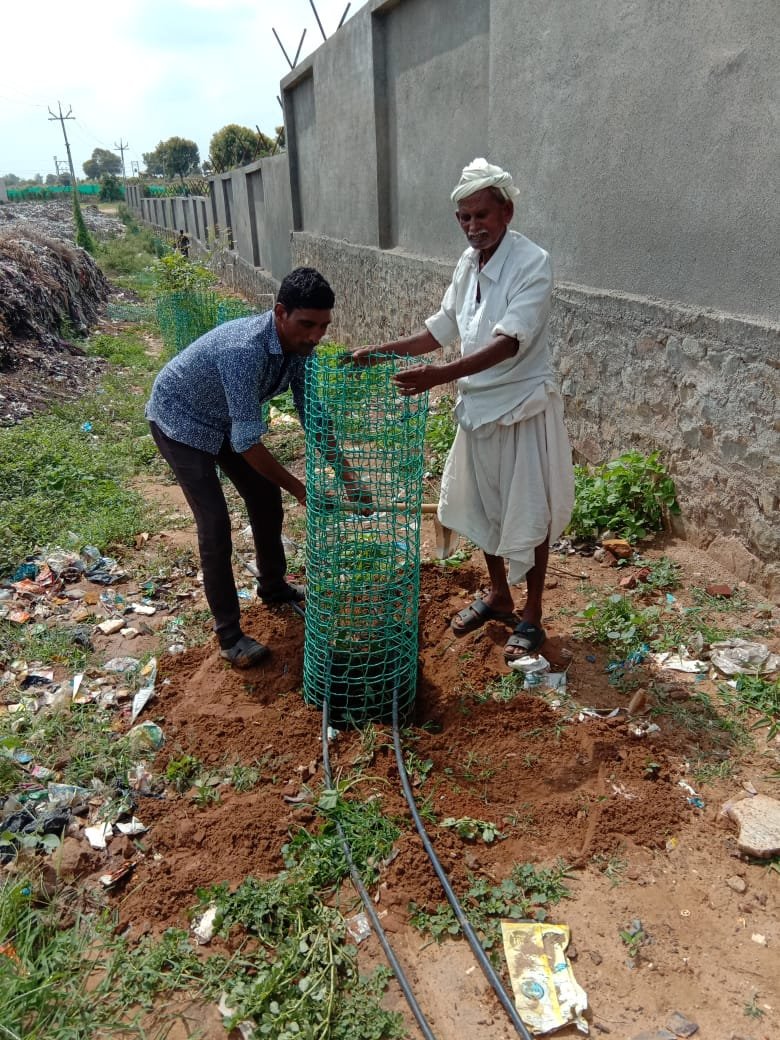 આજ રોજ ડીસા નગરપાલિકા દ્વારા ડીસા નગરપાલિકા ઘન કચરા નિકાલ સાઈટ ઉપર 100 જેટલા લીમડાના વૃક્ષો વાવવાનું આયોજન કરવામાં આવ્યુ. #jalshktiabhiyan #swachhdeesa #swasthdeesa