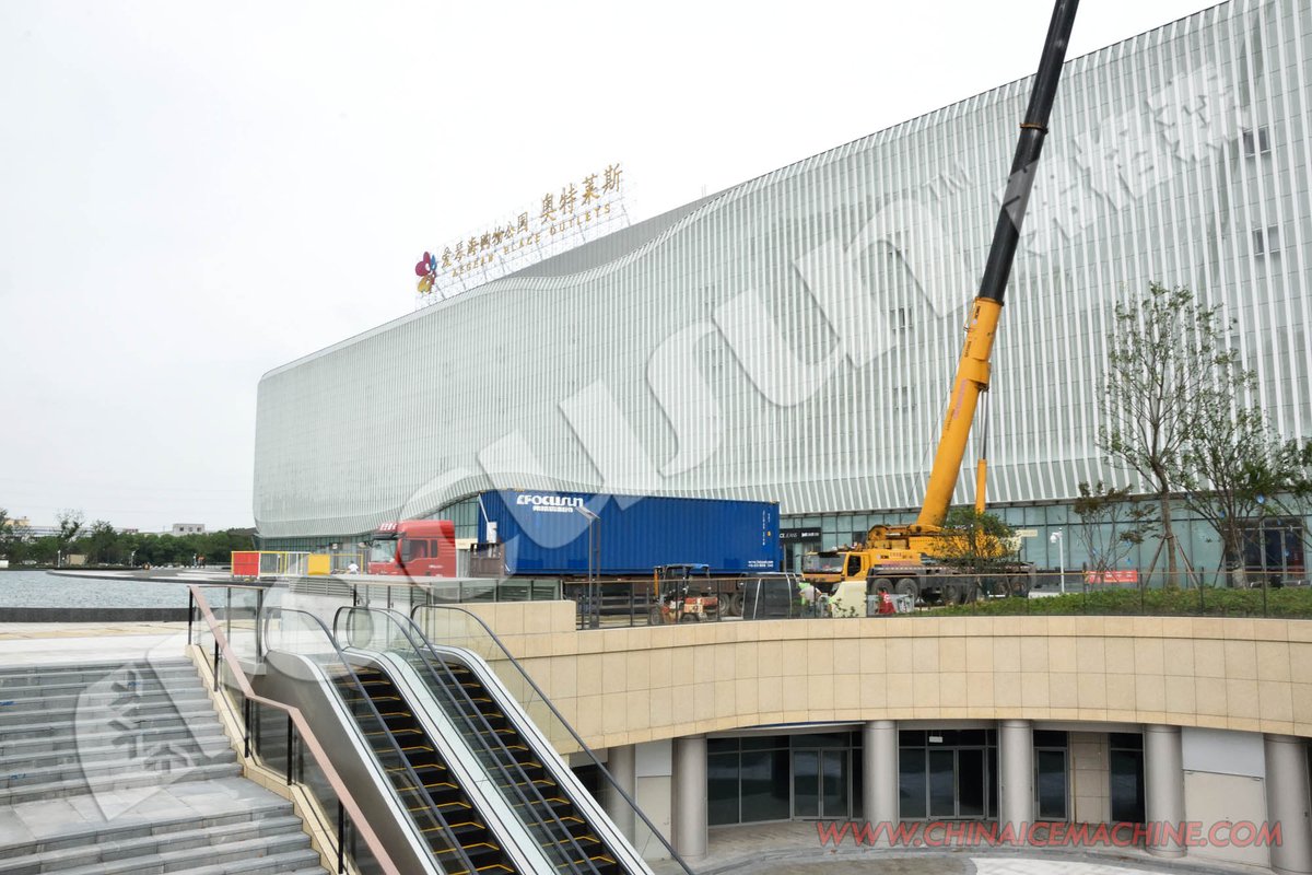 Focusun_Ice's tweet photo. Focusun provides all-round #snow_making_system for #snow&ice project in China, including containerized #flakeicemachine, containerized #rakeicestorageroom and #icesruchingsystem. #snowpark #snowworld #snowmachine #snow #icemachine https://t.co/KpUzPObj89