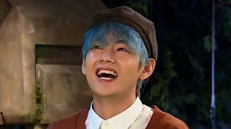 patpat_dr's tweet photo. Bir gülüşü var görenin gününü güzelleştiriyor 💜💜
#MGMAVOTE #BTS @BTS_twt https://t.co/Kp1FIUdPO4