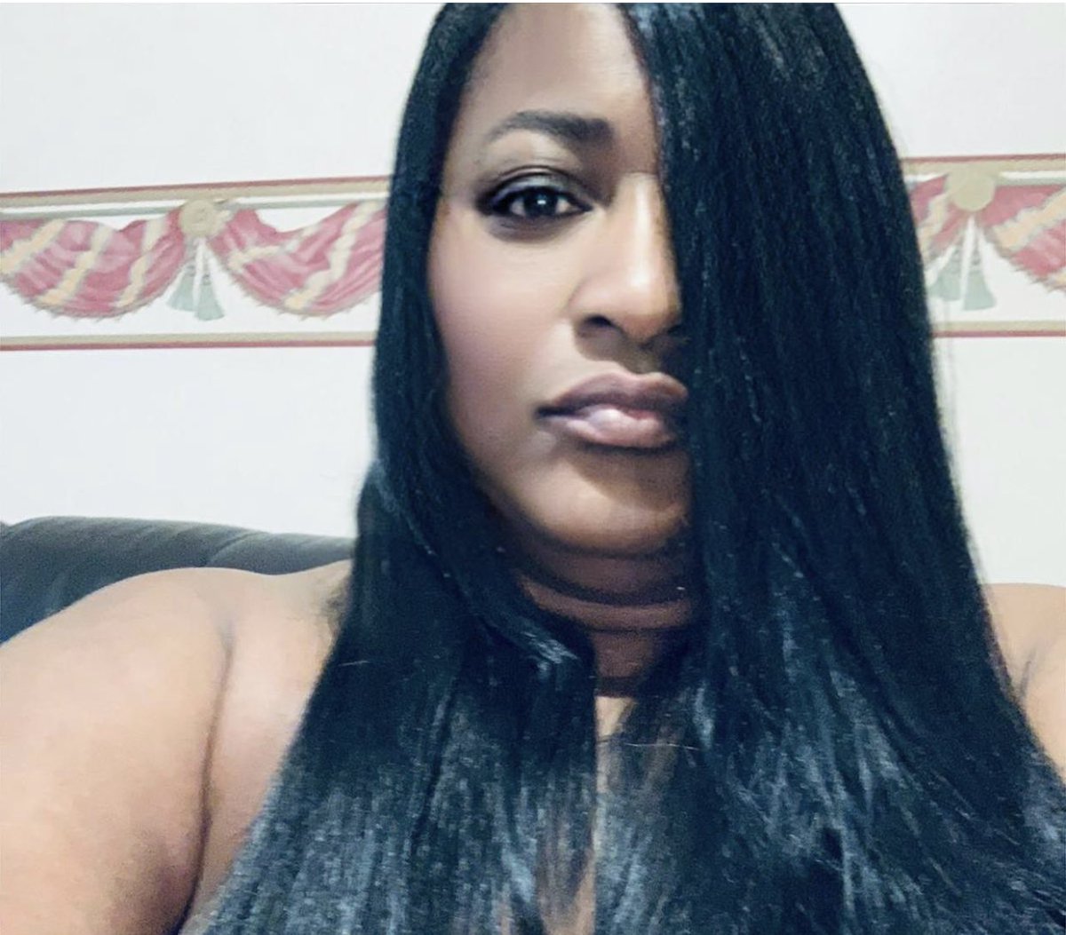 DionneBrooks3's tweet photo. #MyDreamLastnightWas #MyHusband #LiveInGhana #GoAndFindHim #WhoName #Nana 😱😂😂😂🤷♀️👀👀🇬🇭🇬🇭 https://t.co/hNPIuBEXIp