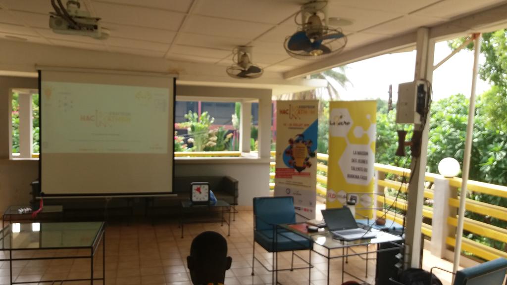 MatthieuLscl's tweet photo. RT @mbakatre: RT @essitech: #Essitech #Hackathon c'est parti💪🏾 👌🏿#open #innovation #larucheouaga #lwili https://t.co/k6gx0w41JK