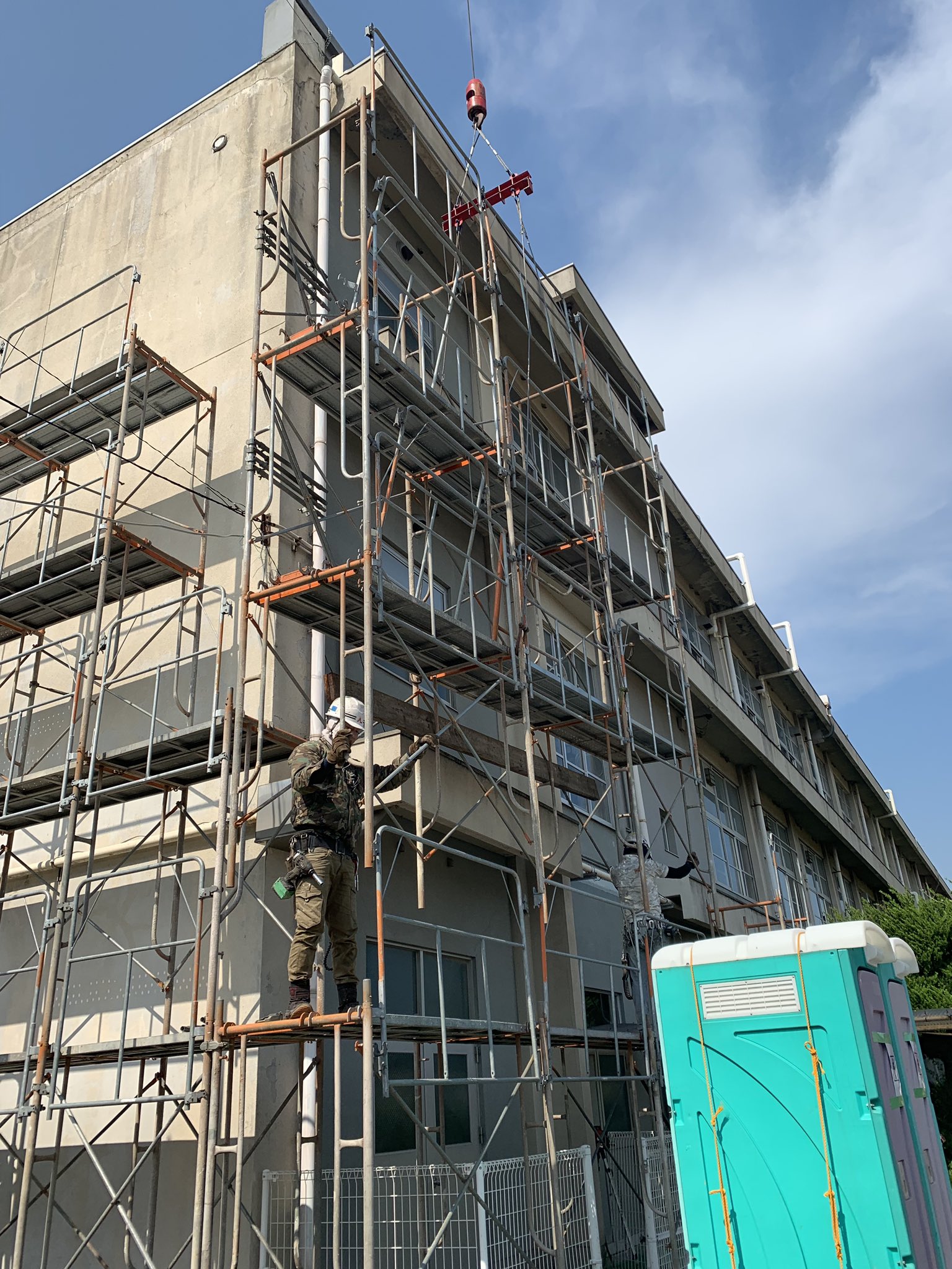 株式会社 中西組 姫路市立ｏ小学校の校舎外部足場組立しています 兵庫県 姫路市 とび工事 中西組 株式会社中西組 足場組立 T Co 9vquxzvxmn Twitter