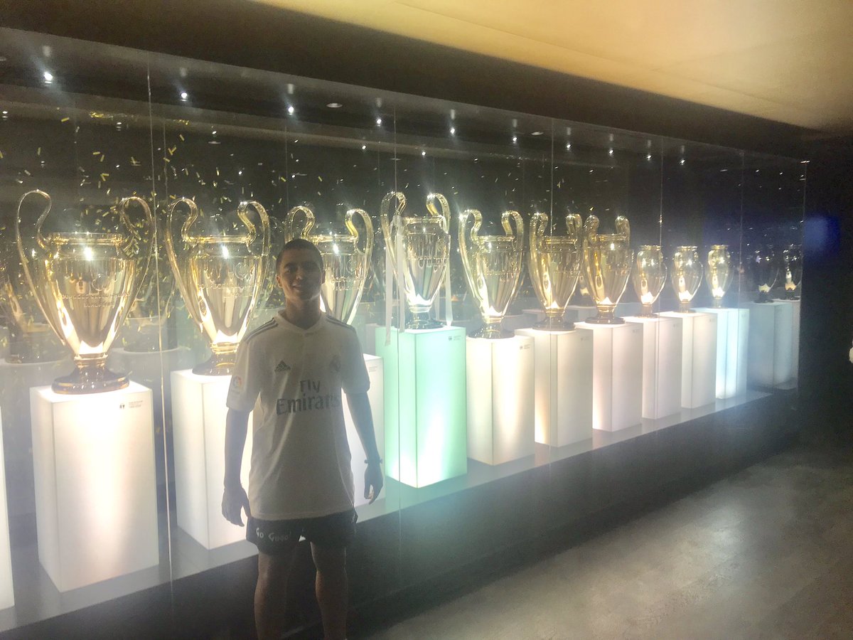 pedroxantos's tweet image. Corazón blanco ⚪️❤️ #HalaMadrid #RickyRenucia