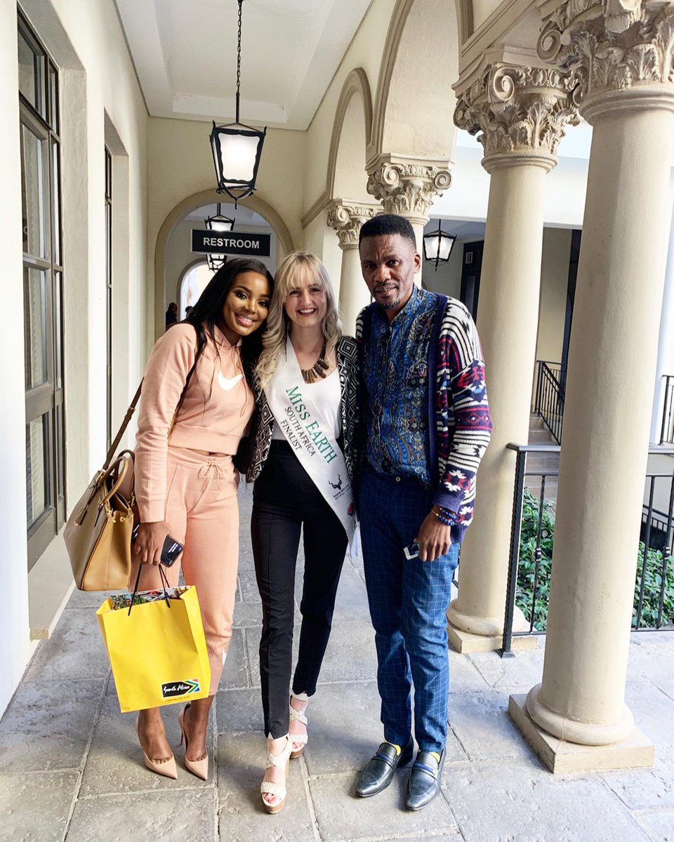 vicsouts's tweet photo. Judge 3 &amp; 4:
@thanduxolojindela is an award winning celebrity coach, publicist, businessman and activist.
The beautiful @Vanessa_Masilo is an entrepreneur, industrialist, a youth activist and she was listed Forbes Women Africa 2018 - I mean wow! #MissEarth2019 #SSMonte https://t.co/uxvXKdU24o