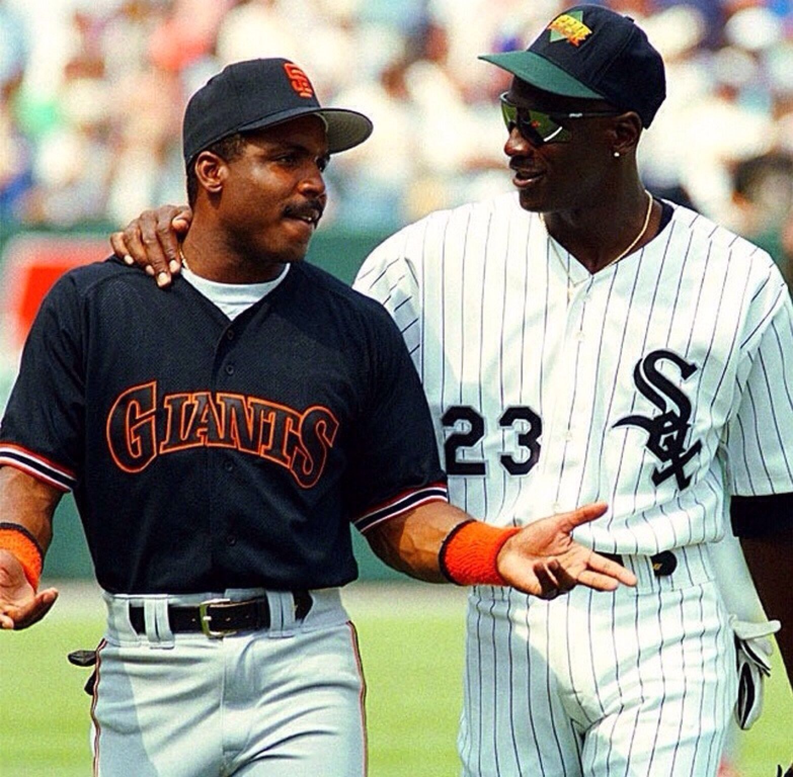 Happy Birthday to Barry Bonds! Here\s a picture of the should be Hall of Famer with some career minor leaguer. 