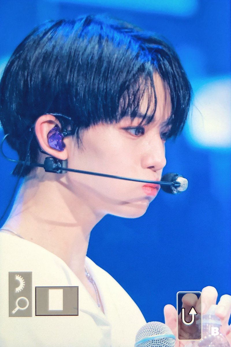 bbb_0510's tweet photo. 190724 청량갑 배지녕 🌿
#배진영 #BAEJINYOUNG #CIX https://t.co/jGn1EHdQ1W