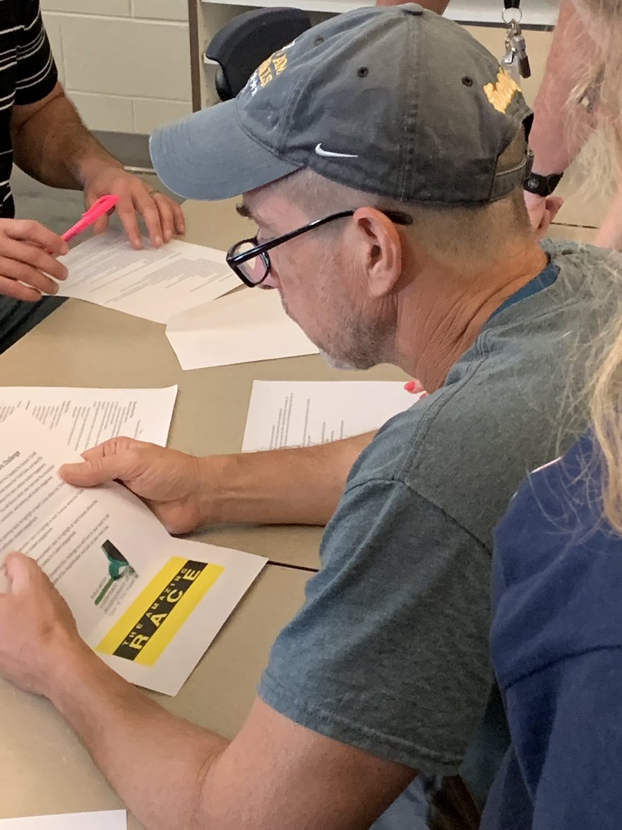 stefthompson63's tweet photo. Kolodney and Etheridge - clearly telling everyone else what to do and how to hurry! #EngageORHS @ORHSWildcatMGM @ORSLearn @ORSchools https://t.co/2bvlg88Aar