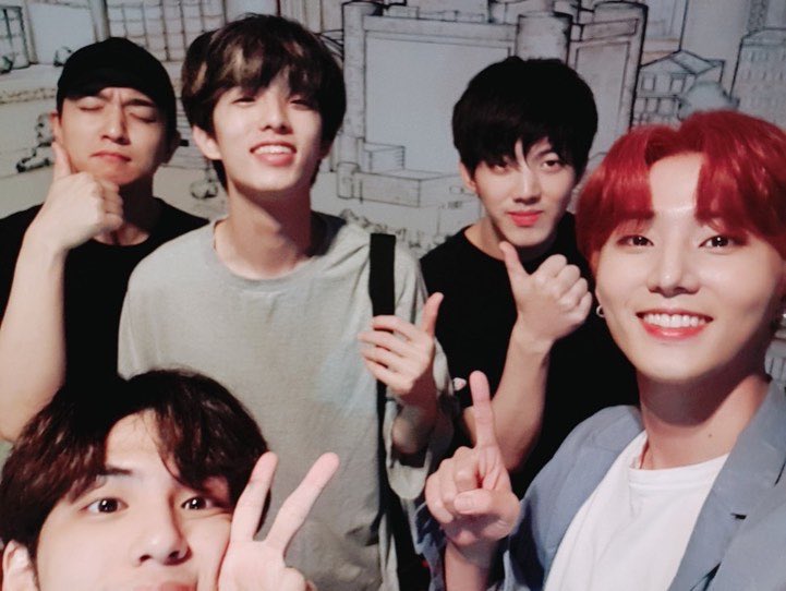 6day_for's tweet photo. 1위 축하해 1위 가수ㅠㅠㅠ #Day61stWin 진짜 최고 가수 .. https://t.co/XeLzjLYXlp