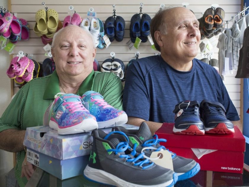 The sibling kibitzing will be missed as Windsor's Karen's 4or Kids shoe store closing after 72 years in business tinyurl.com/y5j2butp #swont