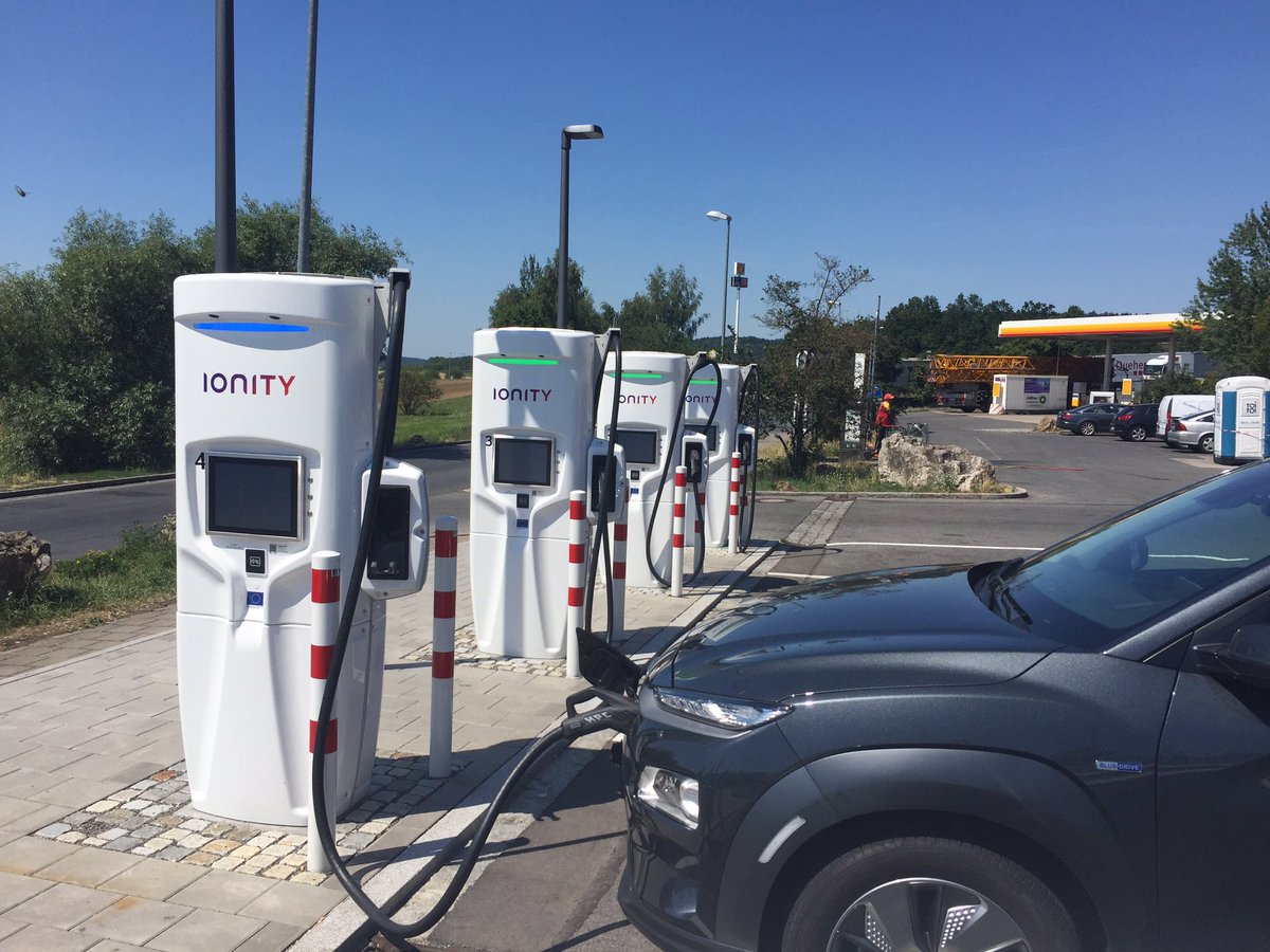 JTGE24's tweet photo. @IONITY_EU Great loading location in Germany near Regensburg. Almost as good as superchargers. @Tesla https://t.co/AUeWV1lfSm