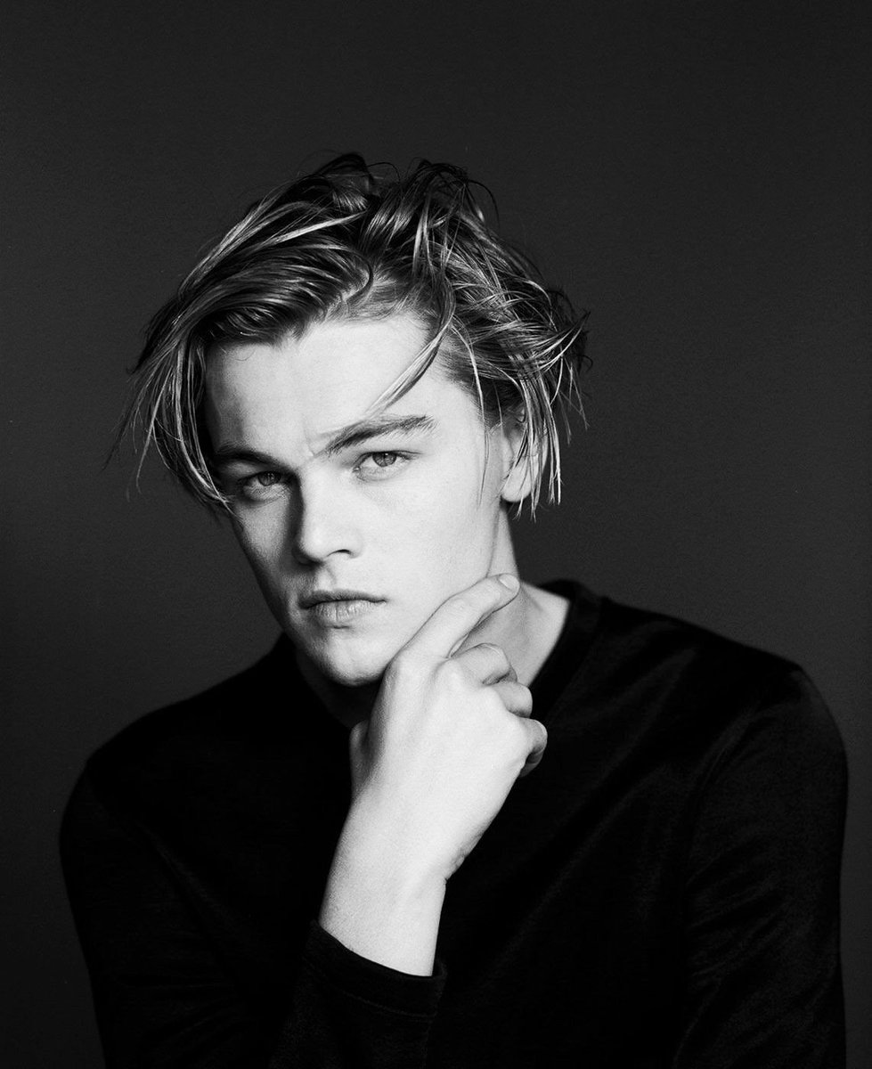 roseychim875's tweet photo. Every millennial girl's crush at some point https://t.co/X0Gzrytmag