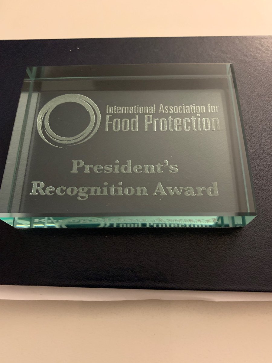 IntFreshProduce's tweet photo. Yesterday Trevor Suslow, VP of Food Safety, was awarded the IAFP President's Recognition Award from Tim Jackson of @driscollsberry and Immediate Past President of IAFP. #foodsafetymatters https://t.co/uo1dumVHYf