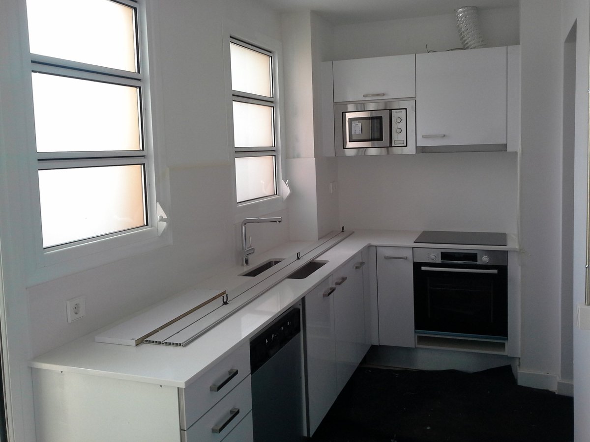 ventanasuin2's tweet image. Ventanas uin2 de lamas para cocina. Máxima ventilación natural. Proyecto realizado por Carles Teixidó Meca #arquitectura #arquitecturaydiseño #architecture #architects #decoration #interiorismo #diseñodeinteriores #viviendasbarcelona #ventilacionnatural #cocinadediseño