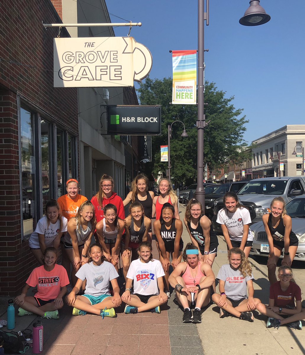 Gilbert_XC's tweet image. Long run day complete after post run fuel at the legendary Grove Cafe! #gilbertpride #trust #pancakechallenge #mentaltoughness!