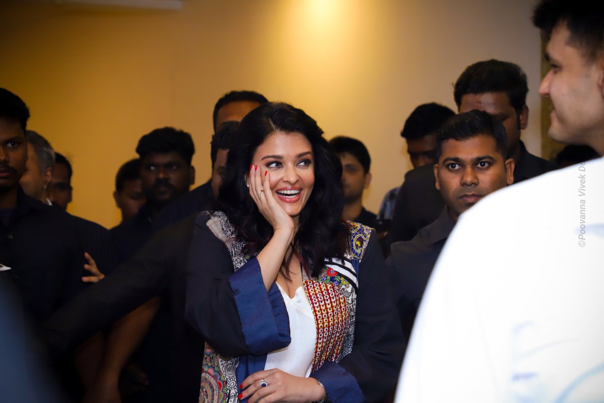 Vivekdev19's tweet photo. @TheAishwaryaRB 
@Longines 
#aishwayraraibachan 
#PoovannaVivekDev https://t.co/1Tqntr9TqN