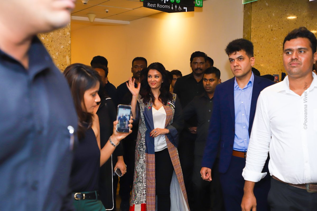 Vivekdev19's tweet photo. @TheAishwaryaRB 
@Longines 
#aishwayraraibachan 
#PoovannaVivekDev https://t.co/1Tqntr9TqN