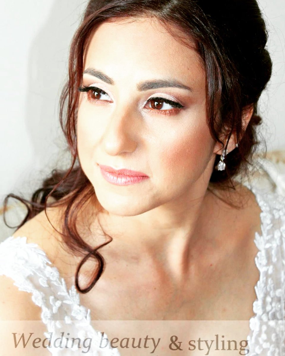 Fanni414's tweet photo. #bridal #wedding #bridalmakeup #romanticbridal #brides 

Save the date for your bridal party 🌷 with the best professional team Wedding beauty and styling 💋💖

https://t.co/izxfS7y04H https://t.co/E1dPtwDEd4