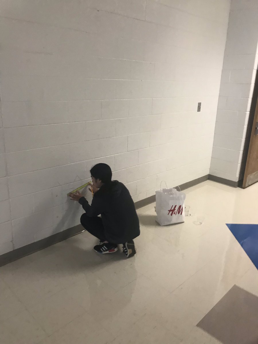 PatriotsAdmin's tweet photo. #Workday2019 is underway! We have some awesome leaders making our school look great! #keepchopping https://t.co/39B9qgkXqB