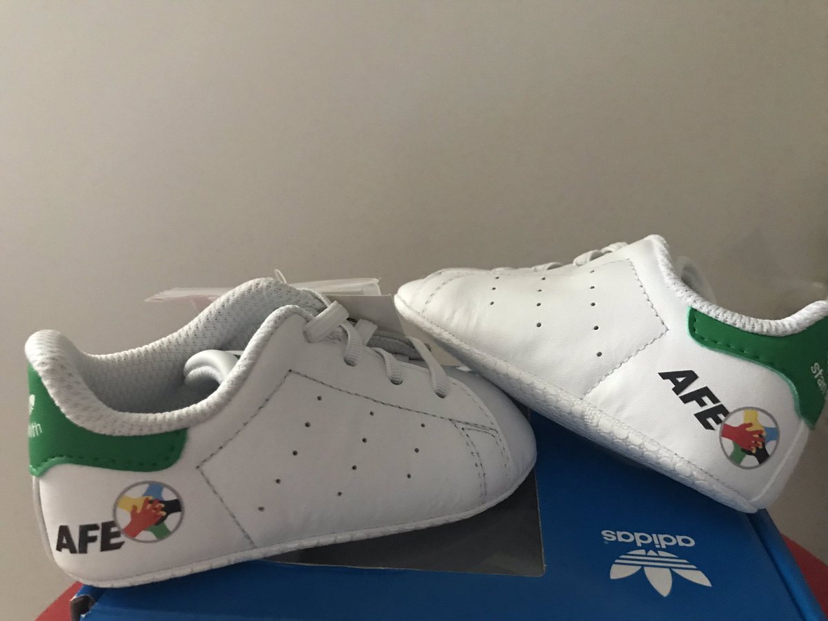 ¡Gracias <a href="/afefutbol/">AFE</a> por este detallazo para nuestro pequeño! ¡Le encantan! 👶🏻👟⚽️😊