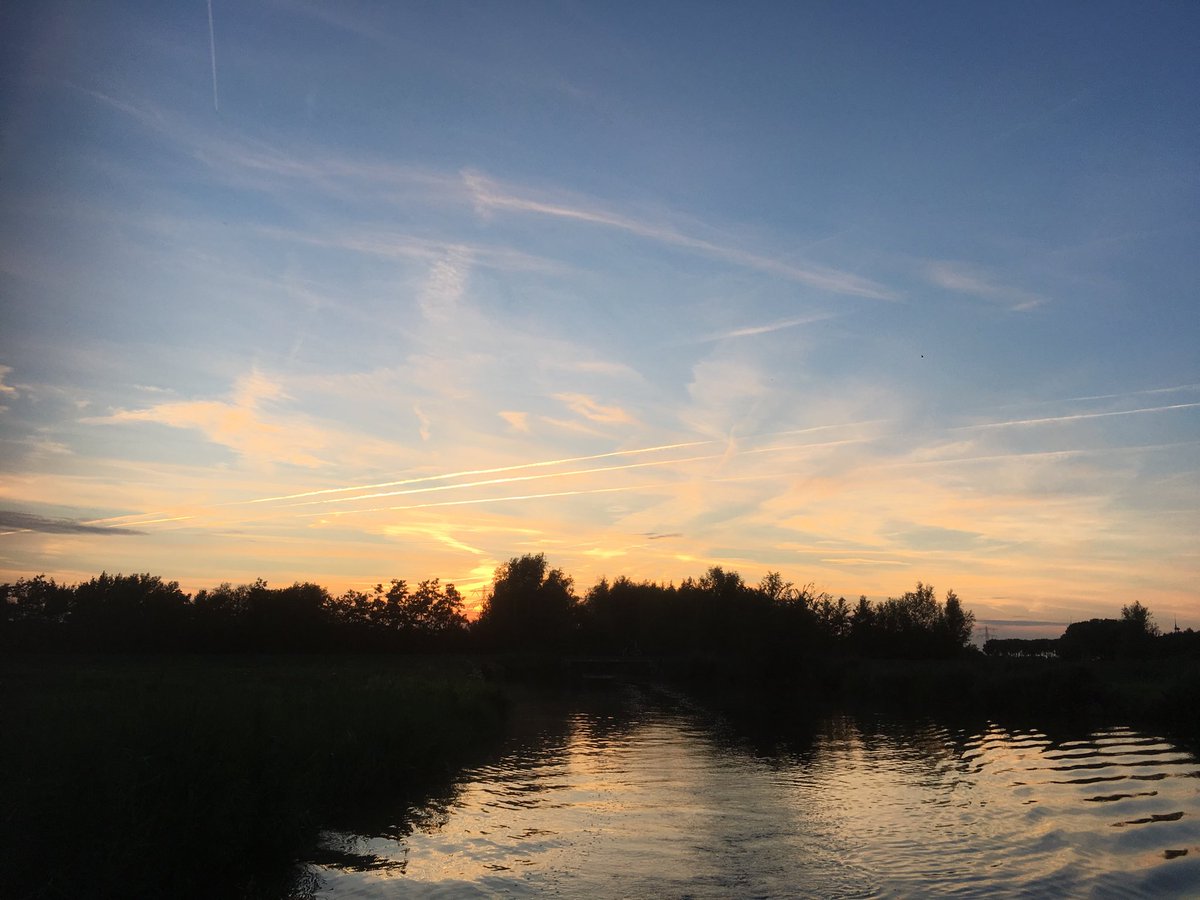 ijsvogelboot's tweet photo. Ook morgen wordt het erg warm. Daarom donderdag 25 juli geen afvaart om 13 uur  #fluisterboot de #ijsvogel #spijkenisse #eropuit #beleef #voorneputten https://t.co/itVFt2VQo3