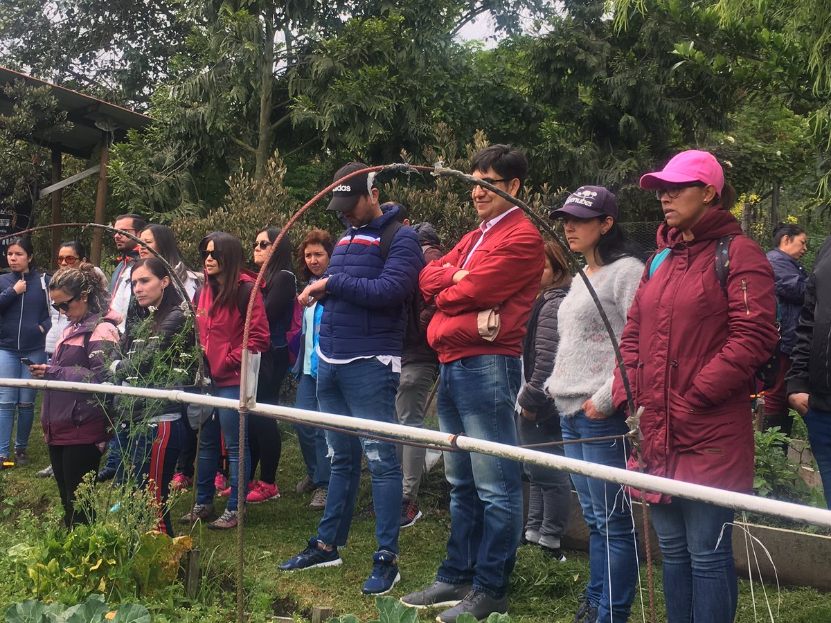 ServicioCivilD's tweet photo. Hoy en el parque Entre Nubes, la @Ambientebogota y el @ServicioCivilD realizan el lanzamiento de la nueva alianza que busca generar acciones de educación ambiental y bienestar a servidores distritales y sus familias. #BogotáAlNaturalVivelaConElCorazón https://t.co/KYMJH9tKun