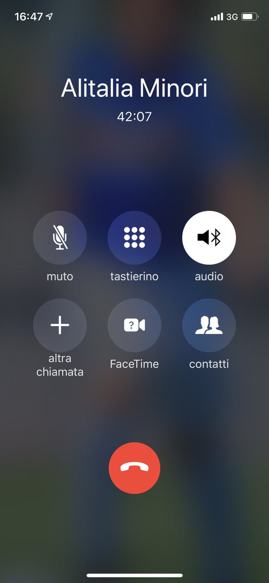La vergogna di <a href="/Alitalia/">Alitalia</a> ... oltre 45’ d’attesa e nessuna risposta. 45’! Vergogna #alitalia #vergogna