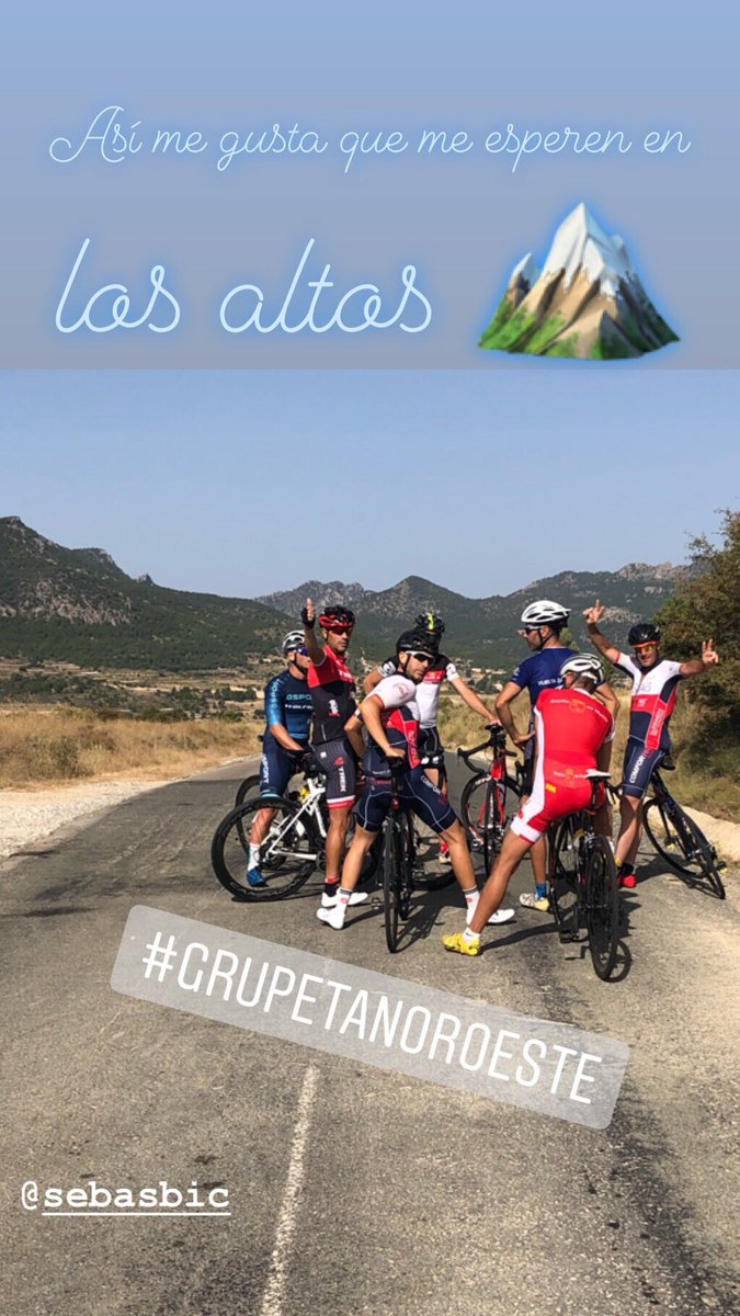 franrus92's tweet photo. “Así me gusta que me esperen en los altos de montaña “
@AviludoLoule @CatlikeSport #jorbi https://t.co/YCGdFbyGhA