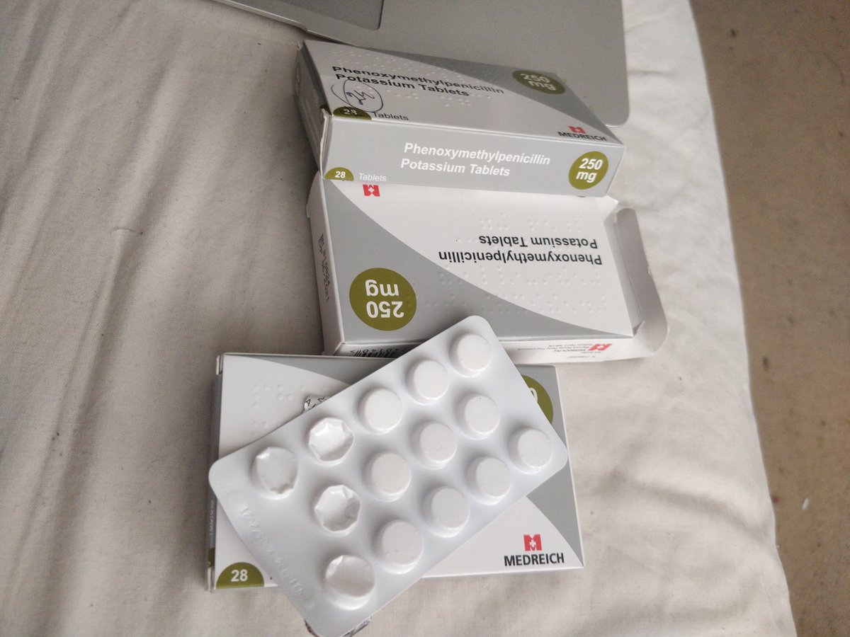_raychul's tweet photo. I burst into tears Infront of a lovely GP and she gave me10 days of antibiotics so basically if you see me in the next 10 days you have to be extra nice to me #tonsilitus #WeakAssTonsils #ThanksToNHS #SaveTheNHS https://t.co/qPPHwxAy6Z