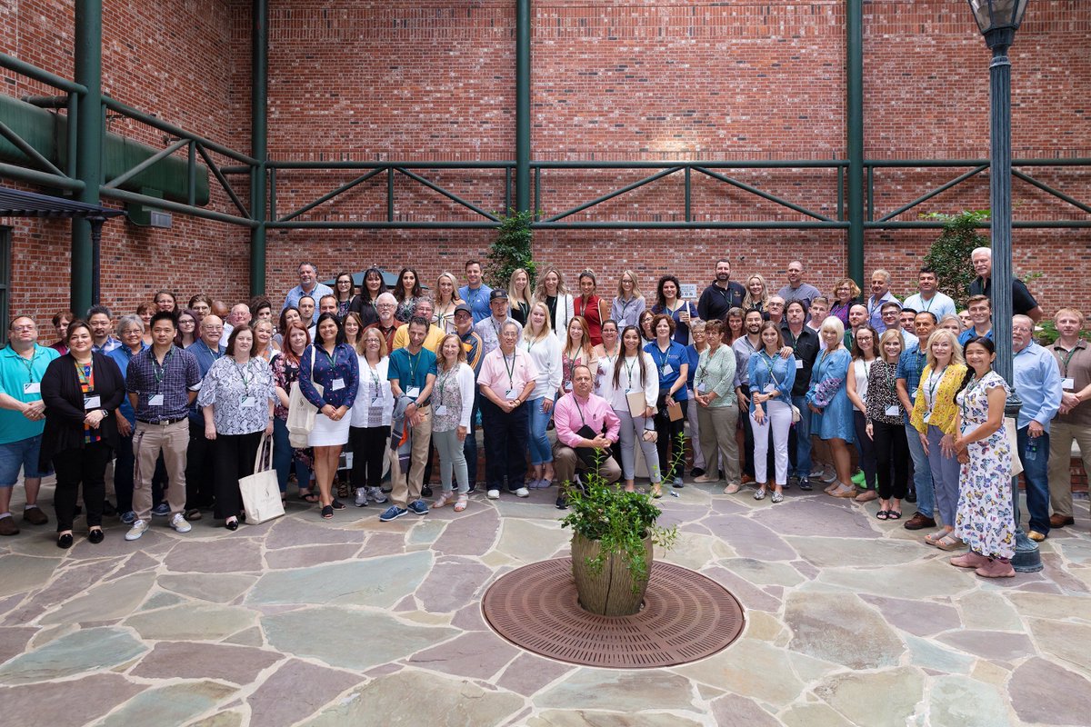 StullerInc's tweet photo. I'd like to present the #StullerBridge graduating class of... JULY 2019! 🎓💍 

For those of you who joined us, THANK YOU for visiting our little slice of Cajun Country. 🐊🚣‍♂️

For those of you who have never been, you have no clue what you're missing out on! 😉 #HowIStuller https://t.co/fIJPPru32Y