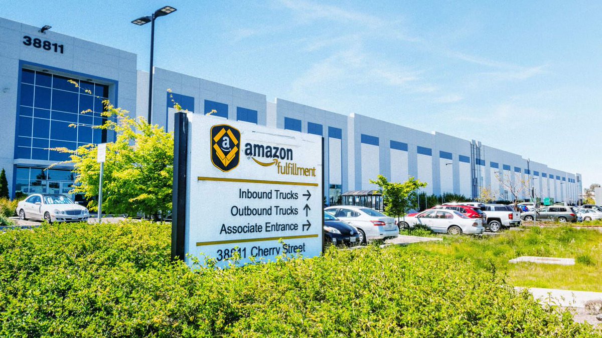 GorillaHunt's tweet image. Amazon plans to upskill 100,000 employees. Here’s what that means for the future of work 
buff.ly/2LByQjj #amazon #amazonemployees #upskill #amazonbusiness