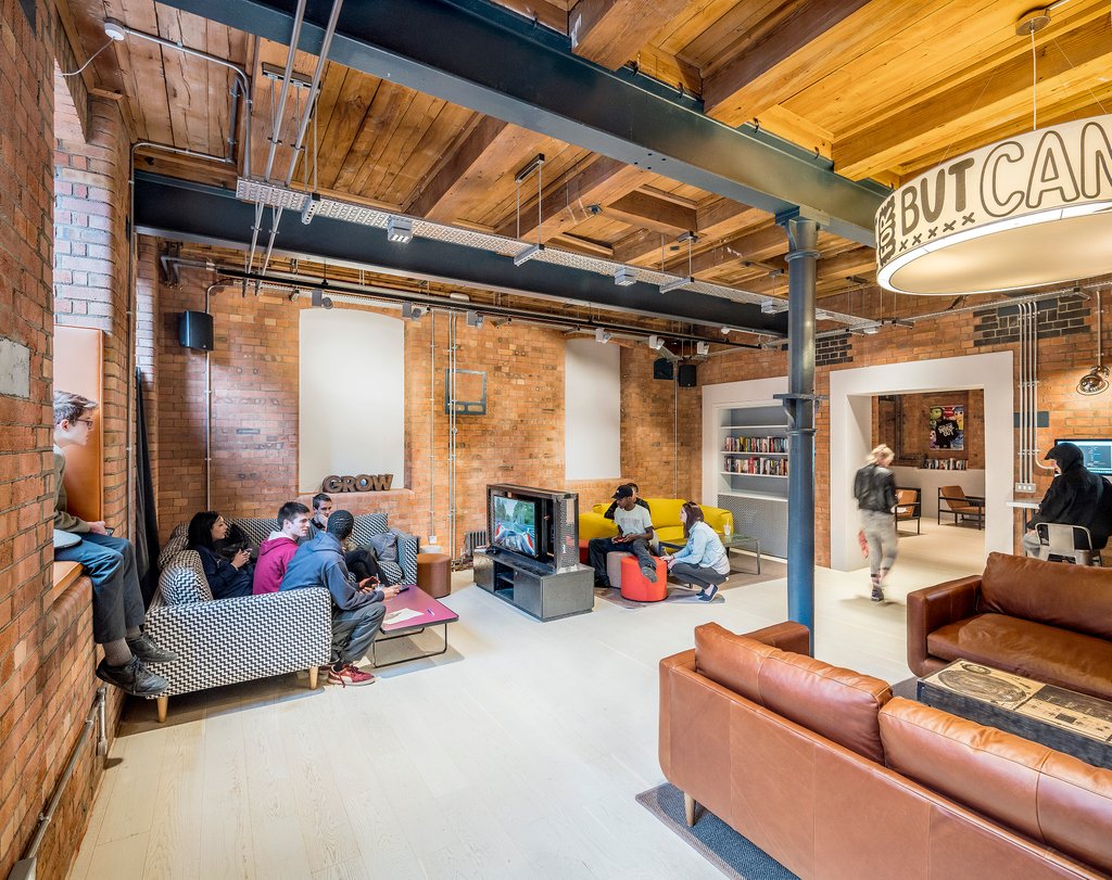 ButeMillsLuton's tweet photo. Schools may be out but we are still open! 
Contact us today to arrange a free venue viewing!
☀️ 
#summervibes
.
#summer #holiday #venueforhire #roomsforhire #youthwork #luton https://t.co/idFqZCZSlU