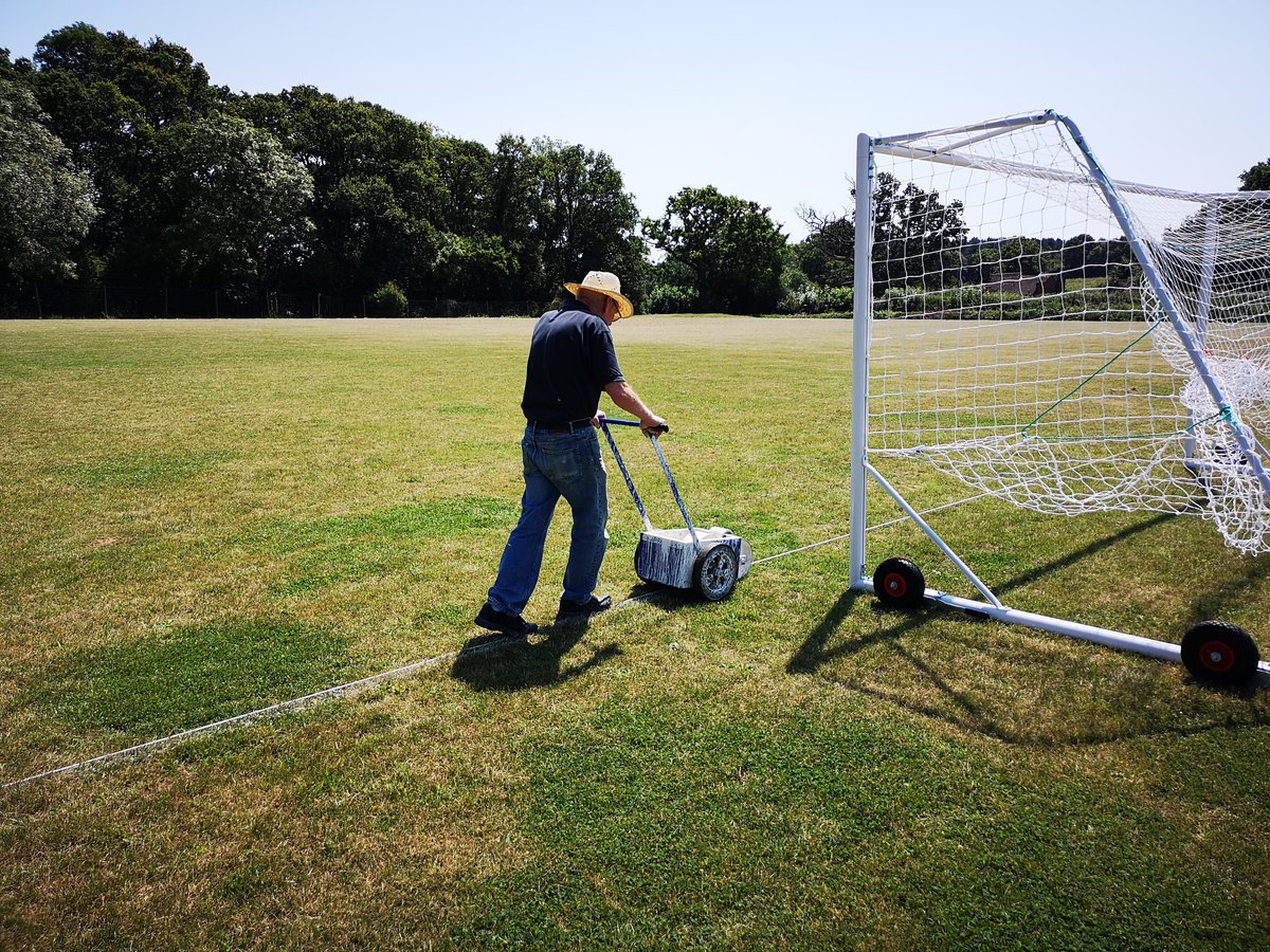 New junior pitch all marked down at TD Shipley and junior goals installed. Thank you Roger for doing that, you are a complete pro #roffeyfc