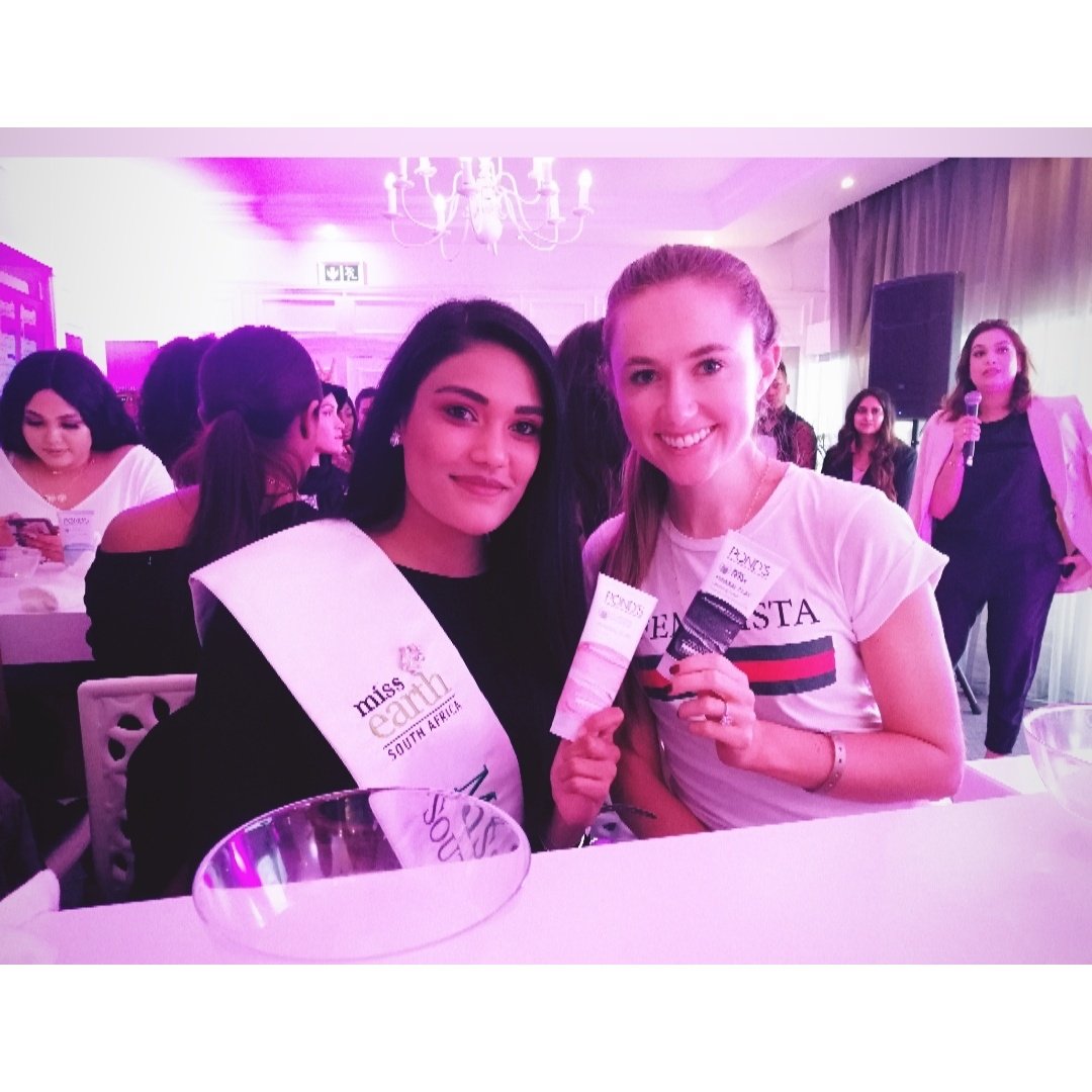 NaziaWadee's tweet photo. Informative session with @PONDS_SA centred around the many benefits of clay for your skin ❤️ We had the opportunity to test @PONDS_SA 's brand new clay cleaners and they are incredible! My skin felt soft and hydrated! 
@UnileverSA
#MissEarth2018  #BeautyWithPurpose #PondsSA https://t.co/qCLrtC2qn8