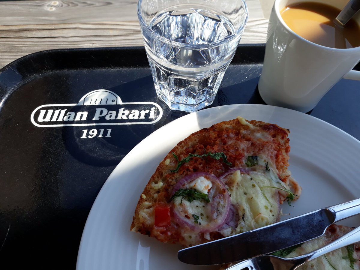 jmlaurio's tweet photo. Maukasta ruispohjaan tehtyä #kasvispizza'a #Riihimäki #UllanPakari #tauonpaikka https://t.co/IZ1eRhuWom