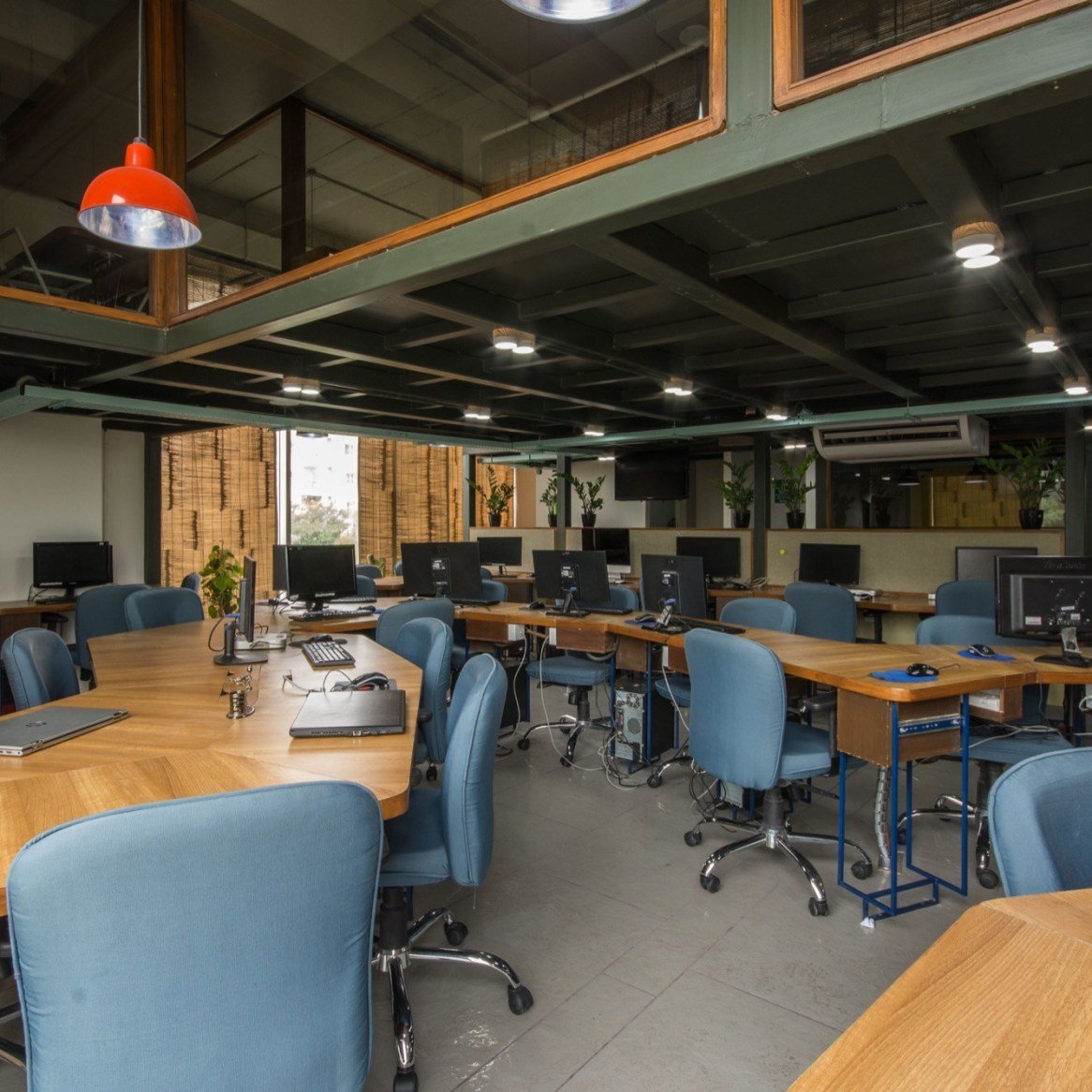 JigsThanki1987's tweet photo. Feel Free visit an #ITFirm - @letsnurture at #ganeshmeridian, #Ahmedabad office.

[Beautiful #interiordesign by @SplayceS]

Take a look at #LetsNurture office #Architecture: 
https://t.co/Fl8a5D5TIH

Thank you @archlivein. https://t.co/0UUGzzHDC7