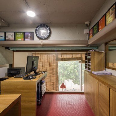 JigsThanki1987's tweet photo. Feel Free visit an #ITFirm - @letsnurture at #ganeshmeridian, #Ahmedabad office.

[Beautiful #interiordesign by @SplayceS]

Take a look at #LetsNurture office #Architecture: 
https://t.co/Fl8a5D5TIH

Thank you @archlivein. https://t.co/0UUGzzHDC7